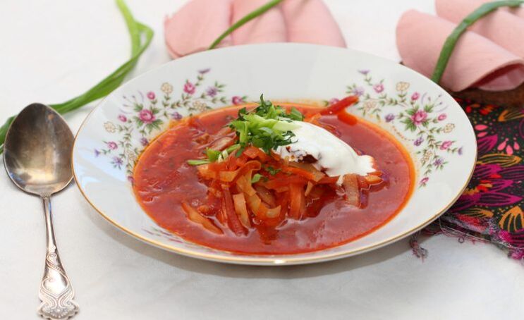 Arratsaldeko mokadu baterako, gota duten gaixoek borscht begetarianoa jan dezakete